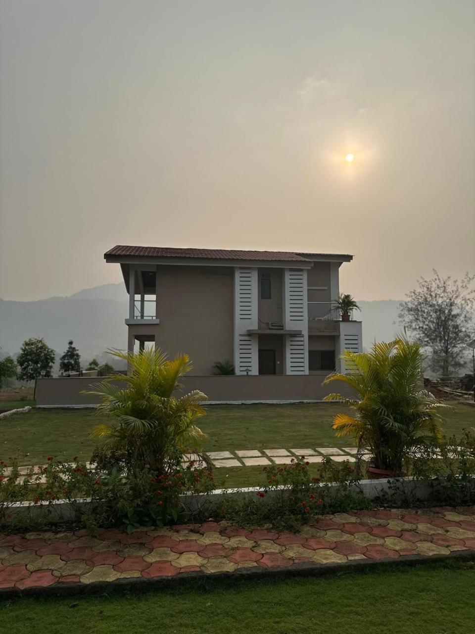 Katha Villa 63 - Luxury Holiday Home Karjat Dış mekan fotoğraf