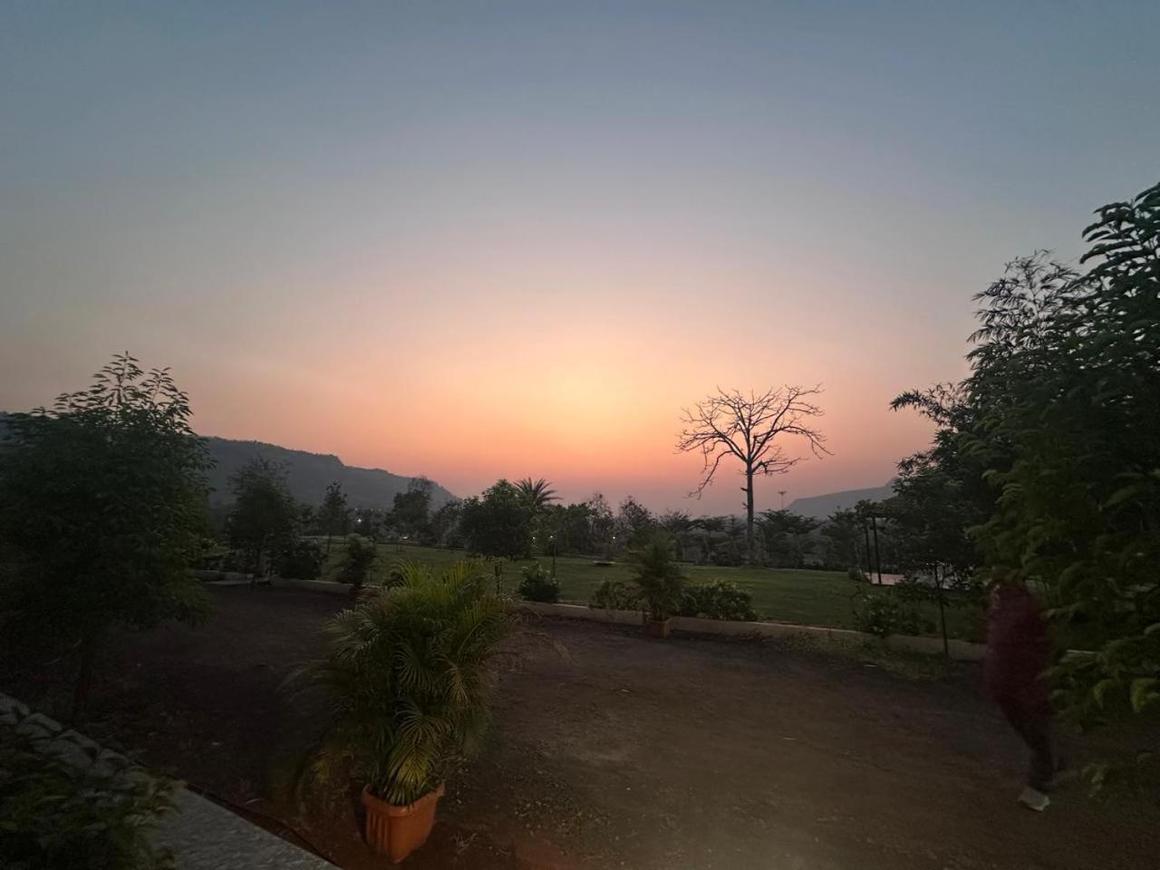 Katha Villa 63 - Luxury Holiday Home Karjat Dış mekan fotoğraf