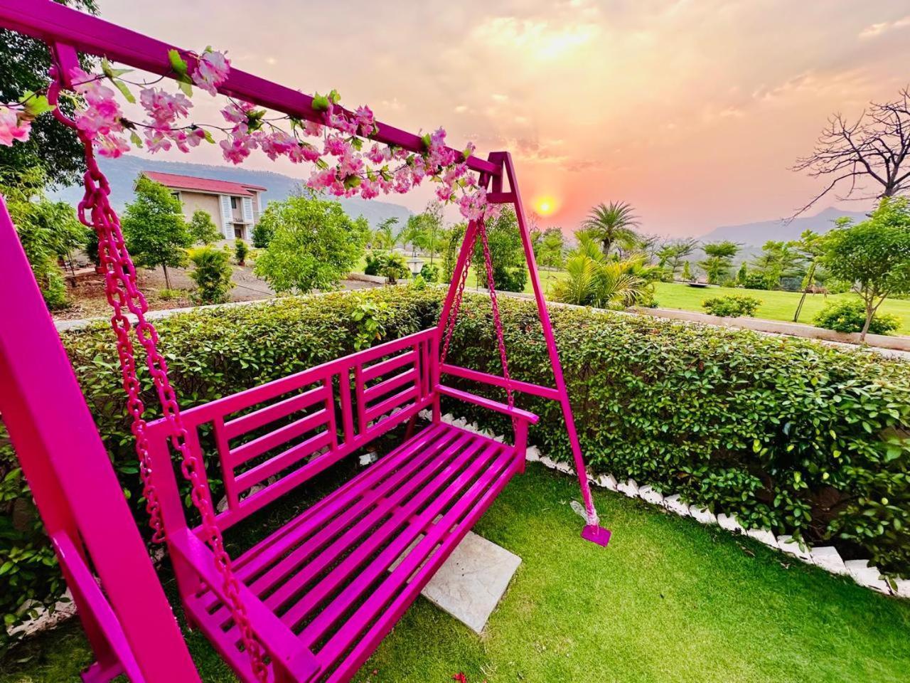 Katha Villa 63 - Luxury Holiday Home Karjat Dış mekan fotoğraf